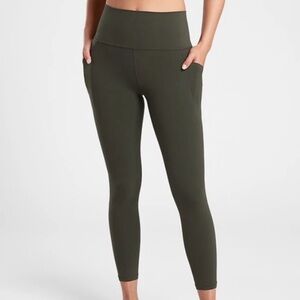 EUC Athleta Salutation Stash Pocket II 7/8 Tight in Olive Green Leggings